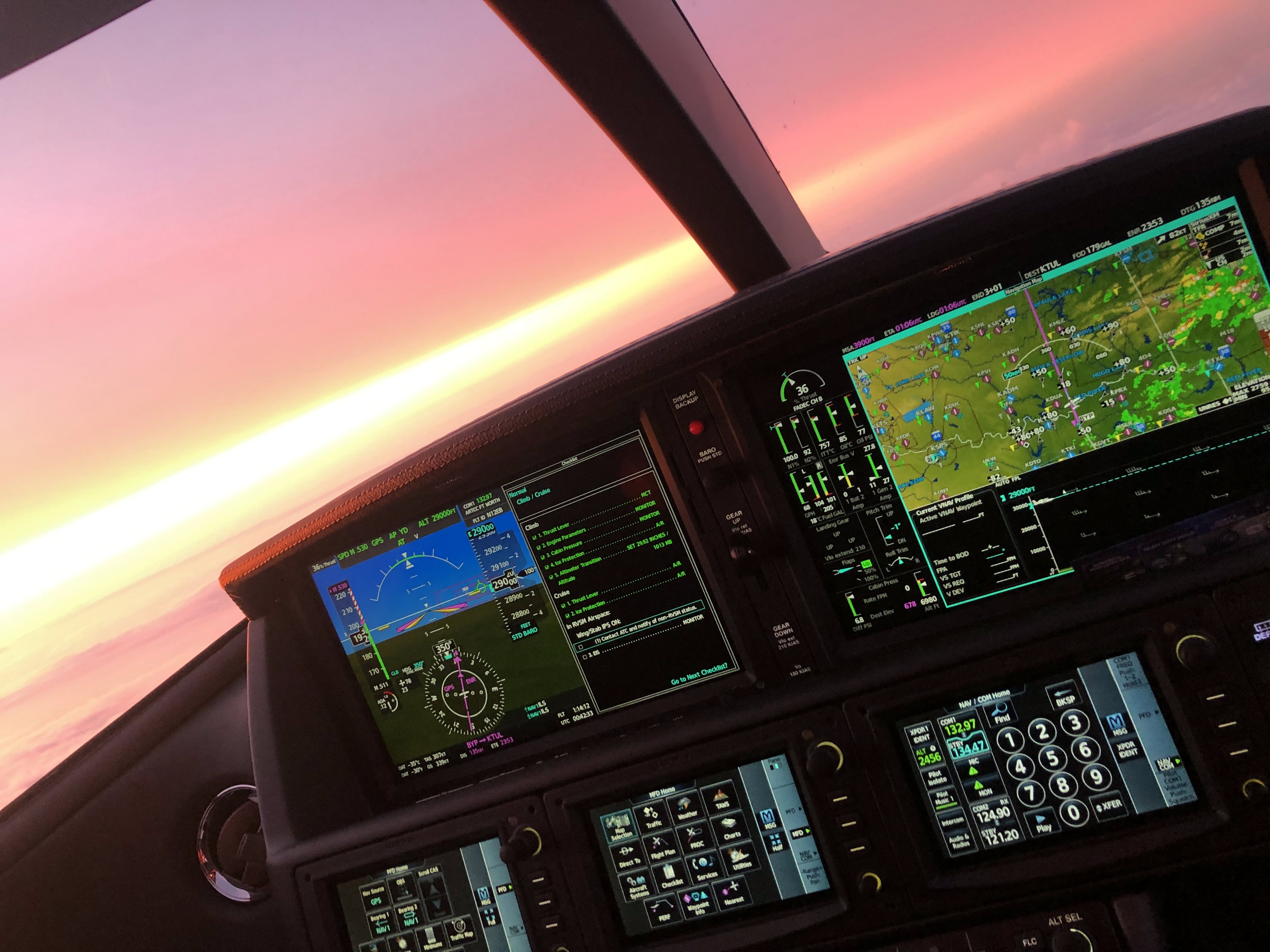 Avionics of the Cirrus Vision Jet and sunset over Texas at 29,000 feet and 307 Kt